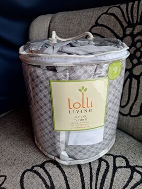 Lolli Gray Diamond Pattern Crib Bumper